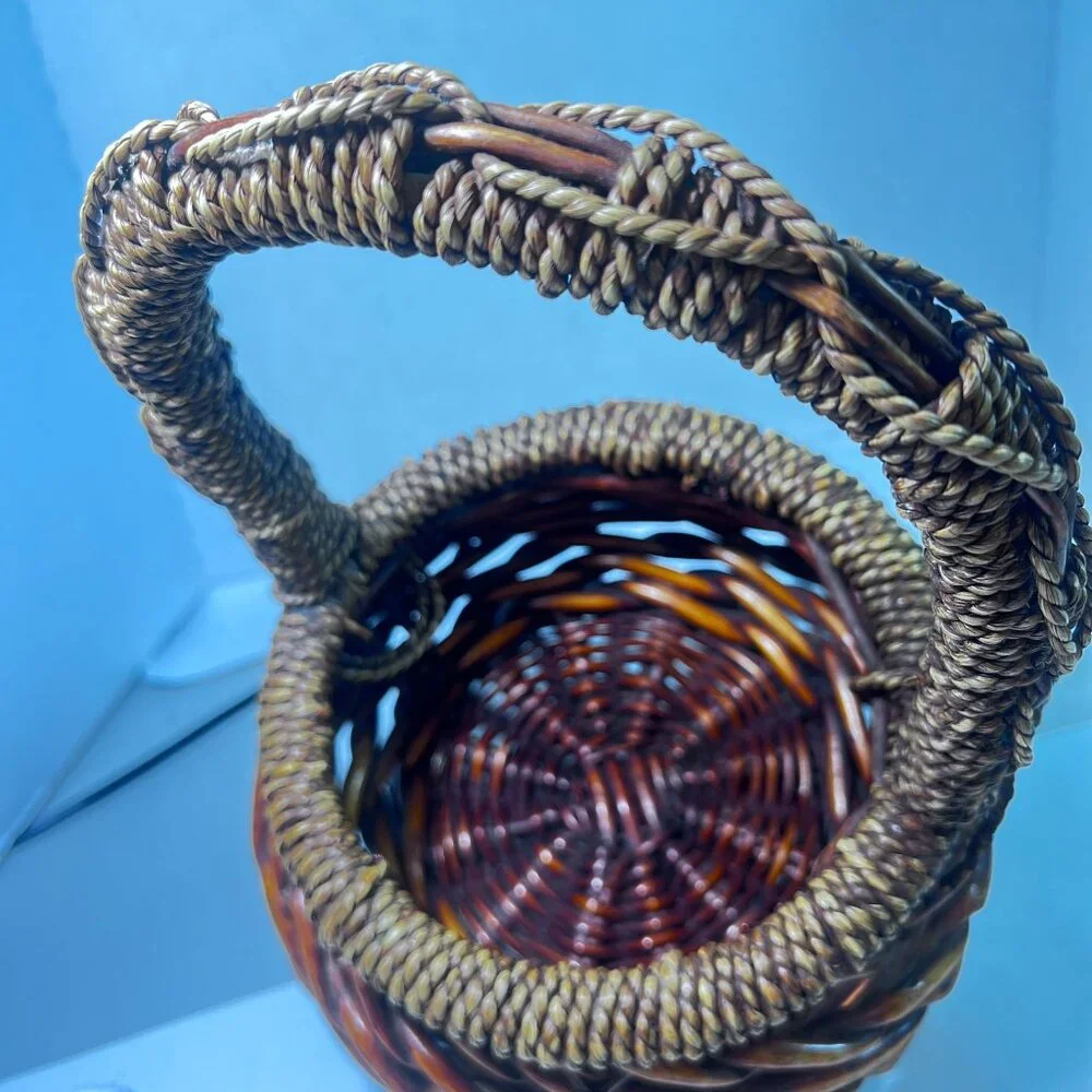 Vintage Round Basket Woven Handcrafted Brown‎ Rattan Wicker Twisted Rope Handle